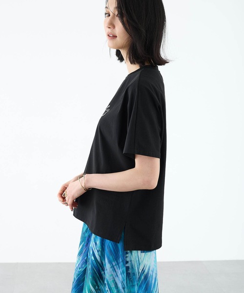 A/C DESIGN BY ALPHA CUBIC(エーシーデザインバイアルファキュービック)の「2025春夏【接触冷感・UVカット】刺しゅうロゴTシャツ(Tシャツ/カットソー・レディース・ブラック/オフホワイト・M/L)」の14枚目の写真
