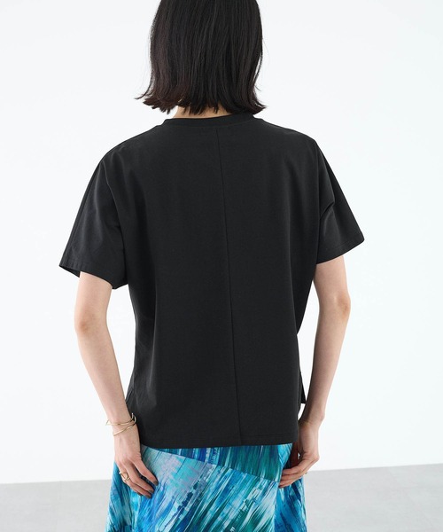 A/C DESIGN BY ALPHA CUBIC(エーシーデザインバイアルファキュービック)の「2025春夏【接触冷感・UVカット】刺しゅうロゴTシャツ(Tシャツ/カットソー・レディース・ブラック/オフホワイト・M/L)」の15枚目の写真