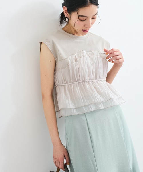 VIS（ビス）の「旬なレイヤードスタイルが叶う！ビスチェドッキングフレンチスリーブプルオーバー【洗える】（Tシャツ/カットソー・レディース・ホワイト系その他5/ブラック系その他/グレー系その他/ホワイト系その他・FREE）」の4枚目の写真