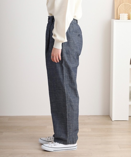 doux bleu （ドゥーブルー）の「doux bleu ライトデニム タックパンツ（その他パンツ・レディース・ブルー・FREE）」の7枚目の写真