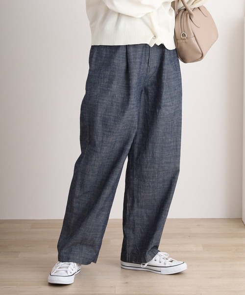 doux bleu （ドゥーブルー）の「doux bleu ライトデニム タックパンツ（その他パンツ・レディース・ブルー・FREE）」の3枚目の写真