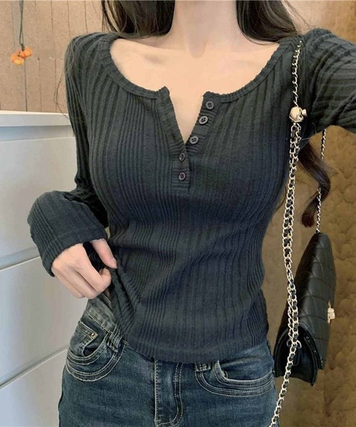 NANEA（ナネア）の「ヘンリーネックリブロングTシャツ（Tシャツ/カットソー・レディース・チャコールグレー/ベージュ/ネイビー/ピンク・MEDIUM/LARGE/X-LARGE）」の2枚目の写真