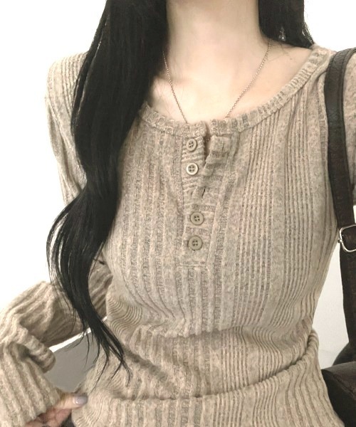 NANEA（ナネア）の「ヘンリーネックリブロングTシャツ（Tシャツ/カットソー・レディース・チャコールグレー/ベージュ/ネイビー/ピンク・MEDIUM/LARGE/X-LARGE）」の11枚目の写真