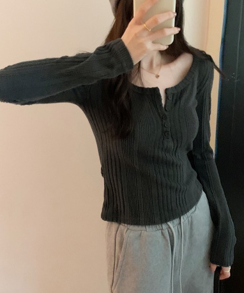 NANEA（ナネア）の「ヘンリーネックリブロングTシャツ（Tシャツ/カットソー・レディース・チャコールグレー/ベージュ/ネイビー/ピンク・MEDIUM/LARGE/X-LARGE）」の14枚目の写真