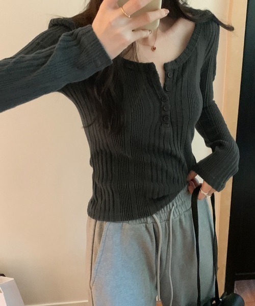 NANEA（ナネア）の「ヘンリーネックリブロングTシャツ（Tシャツ/カットソー・レディース・チャコールグレー/ベージュ/ネイビー/ピンク・MEDIUM/LARGE/X-LARGE）」の16枚目の写真