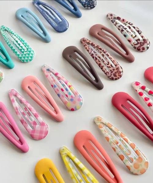 hymy（ヒュミュ）の「【 hymy-ヒュミュ- 】 キッズ カラフル パッチン ヘアピン ( 4個セット ) #（ヘアピン・キッズ・グリーン/ブルー/イエロー/ピンク/レッド/ブラウン・FREE）」の8枚目の写真