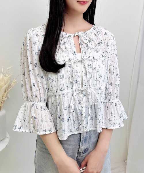 INGNI(イング)の「前リボン花柄7分袖ブラウス(シャツ/ブラウス・レディース・ブラック×ブルー/ホワイト×ブルー・M)」の7枚目の写真