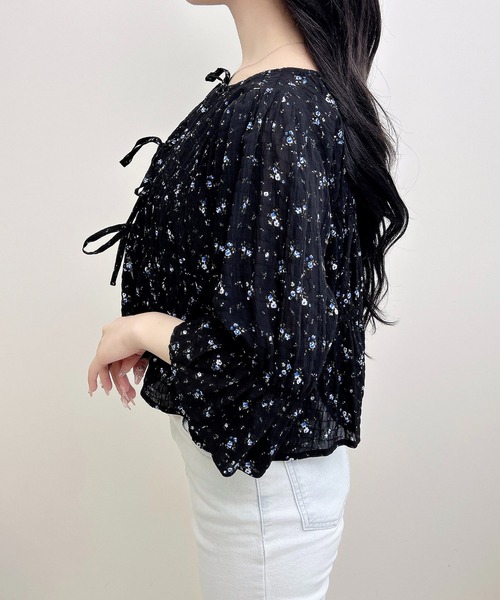 INGNI(イング)の「前リボン花柄7分袖ブラウス(シャツ/ブラウス・レディース・ブラック×ブルー/ホワイト×ブルー・M)」の11枚目の写真