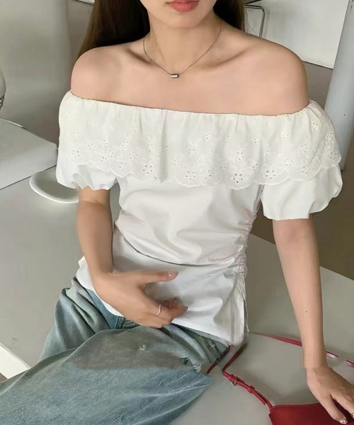 Lace Ladies(レースレディース)の「オフショルダー フリルレース サイドシャーリング パフスリーブ ブラウス(シャツ/ブラウス・レディース・イエロー/ブルー/ホワイト・FREE)」の2枚目の写真