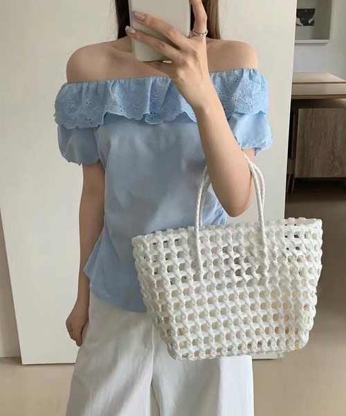 Lace Ladies(レースレディース)の「オフショルダー フリルレース サイドシャーリング パフスリーブ ブラウス(シャツ/ブラウス・レディース・イエロー/ブルー/ホワイト・FREE)」の5枚目の写真
