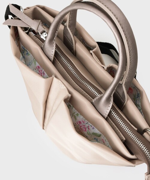 LAURA ASHLEY(ローラアシュレイ)の「配色ナイロンバッグ(ショルダーバッグ・レディース・ピンク系/ベージュ/ブルー・00)」の21枚目の写真