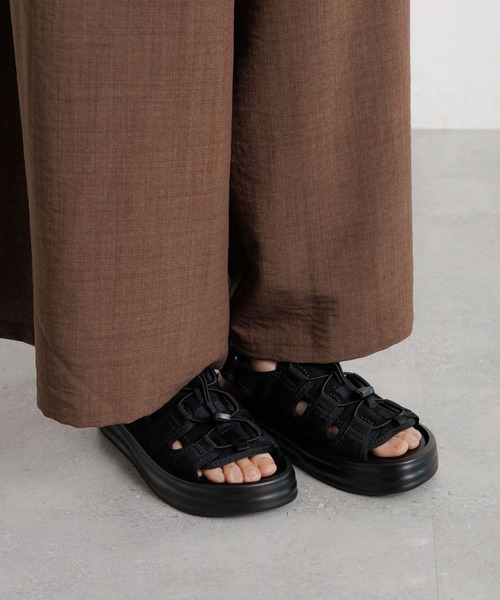 studio CLIP（スタディオクリップ）の「ドローコードサンダル（サンダル・レディース・ブラック/カーキ・MEDIUM/LARGE）」の3枚目の写真