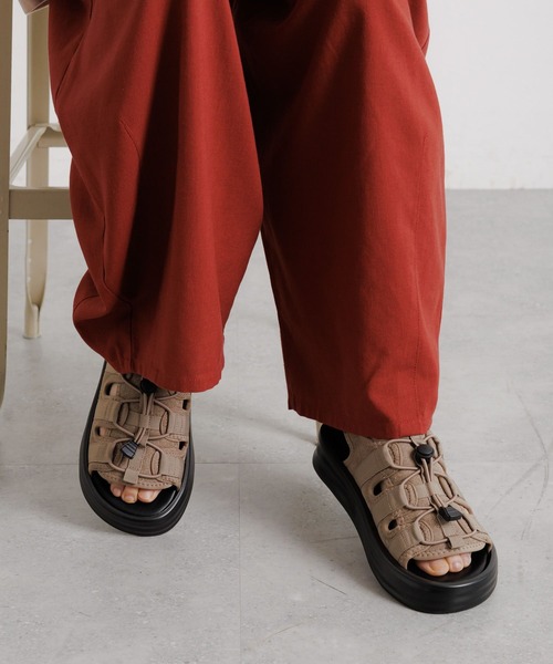 studio CLIP（スタディオクリップ）の「ドローコードサンダル（サンダル・レディース・ブラック/カーキ・MEDIUM/LARGE）」の6枚目の写真
