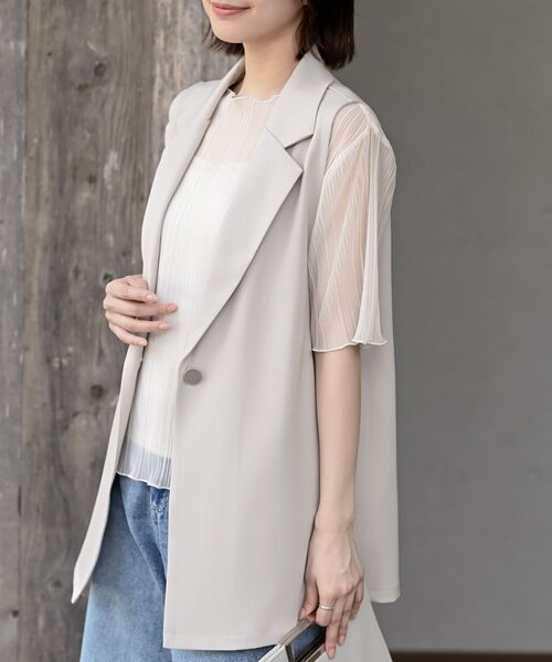 rps(アールピーエス)の「サイドベルトテーラーカラーベスト(ベスト・レディース・グレイッシュベージュ/ブラック・フリー)」の2枚目の写真