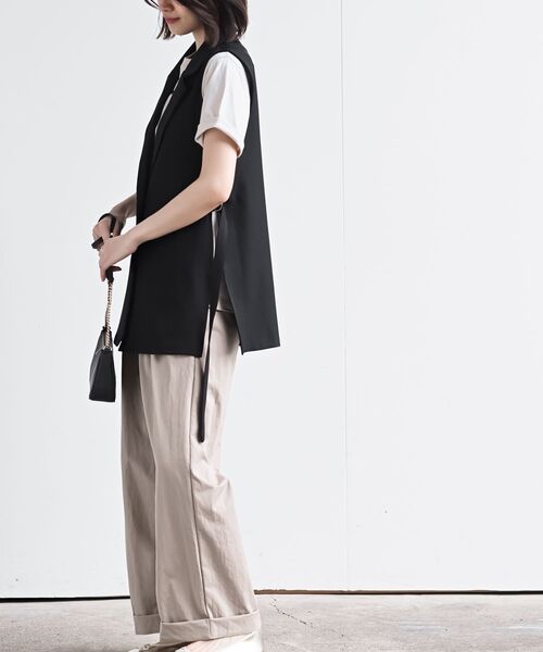 rps(アールピーエス)の「サイドベルトテーラーカラーベスト(ベスト・レディース・グレイッシュベージュ/ブラック・フリー)」の6枚目の写真