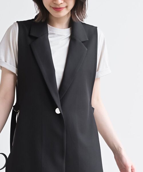 rps(アールピーエス)の「サイドベルトテーラーカラーベスト(ベスト・レディース・グレイッシュベージュ/ブラック・フリー)」の7枚目の写真