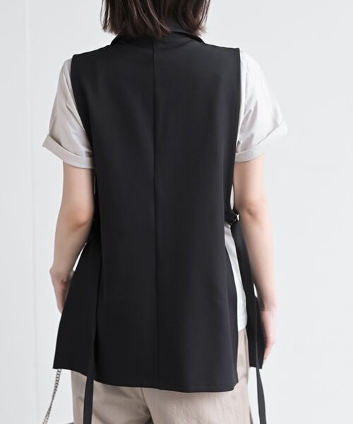 rps(アールピーエス)の「サイドベルトテーラーカラーベスト(ベスト・レディース・グレイッシュベージュ/ブラック・フリー)」の9枚目の写真