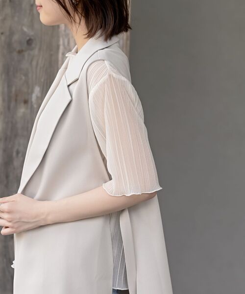 rps(アールピーエス)の「サイドベルトテーラーカラーベスト(ベスト・レディース・グレイッシュベージュ/ブラック・フリー)」の17枚目の写真