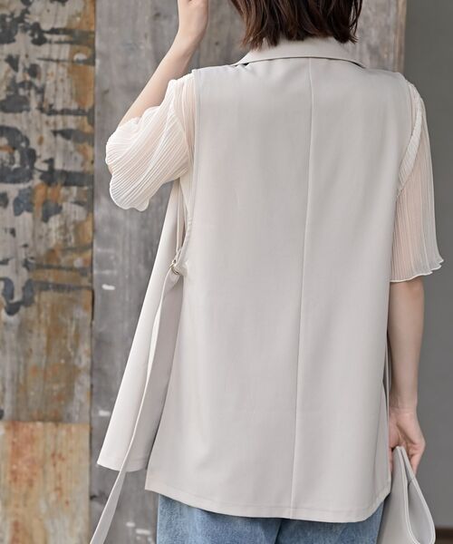 rps(アールピーエス)の「サイドベルトテーラーカラーベスト(ベスト・レディース・グレイッシュベージュ/ブラック・フリー)」の18枚目の写真