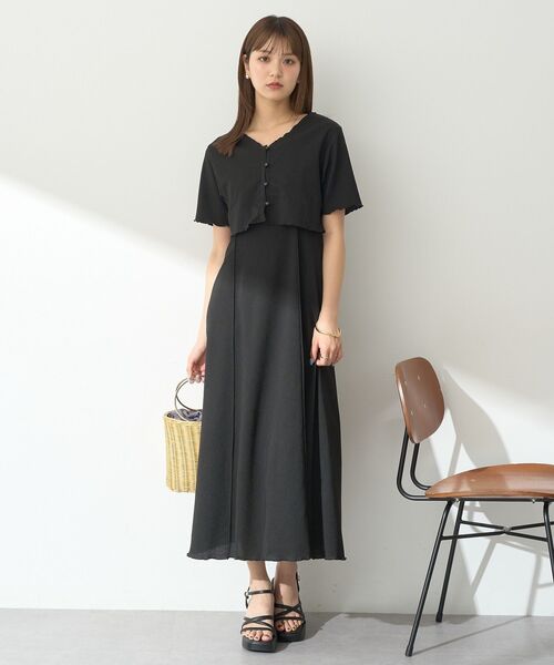 earth music&ecology(アースミュージックアンドエコロジー)の「SET2点ギャザーカットカーデ+キャミワンピース(ワンピース・レディース・モカ/アイボリー/ブラック・FREE)」の1枚目の写真