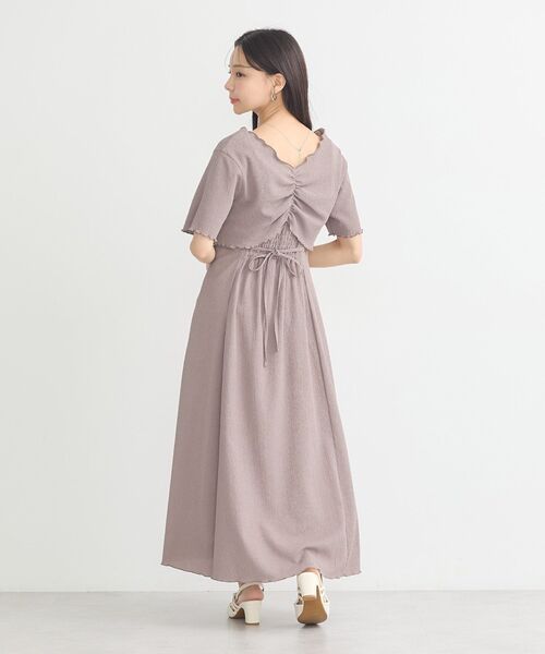 earth music&ecology(アースミュージックアンドエコロジー)の「SET2点ギャザーカットカーデ+キャミワンピース(ワンピース・レディース・モカ/アイボリー/ブラック・FREE)」の7枚目の写真