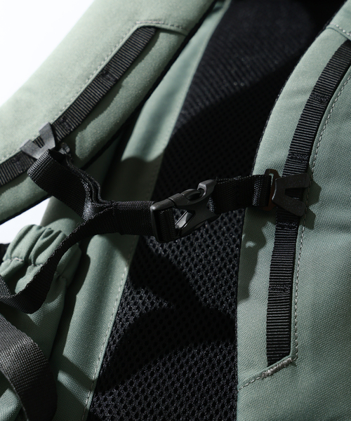 Snow Peak（スノーピーク）の「SNOWPEAK / スノーピーク Everyday Use バックパック AC-25SU402（バックパック/リュック・メンズ・チャコールグレー/ブラック・FREE）」の19枚目の写真
