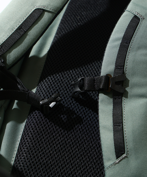 Snow Peak（スノーピーク）の「SNOWPEAK / スノーピーク Everyday Use バックパック AC-25SU402（バックパック/リュック・メンズ・チャコールグレー/ブラック・FREE）」の20枚目の写真