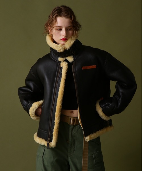 AVIREX(アヴィレックス)の「《WOMAN》B-3 PLAIN/B-3プレーン(ムートンコート・レディース・ブラウン/ブラック・38)」の4枚目の写真