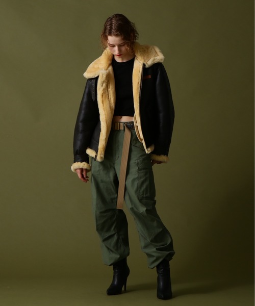 AVIREX(アヴィレックス)の「《WOMAN》B-3 PLAIN/B-3プレーン(ムートンコート・レディース・ブラウン/ブラック・38)」の5枚目の写真