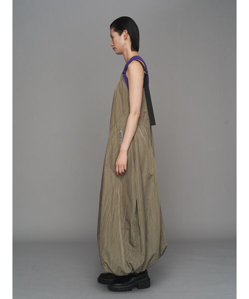 UN3D.（アンスリード）の「SHOULDER BELT BALLOON OP / ショルダーベルトバルーンワンピース（ワンピース・レディース・ブラック/カーキ/ベージュ・38/36）」の6枚目の写真