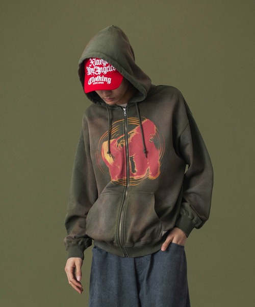XLARGE（エクストララージ）の「SPRAY PROCESSED ZIP HOODED SWEATSHIRT（パーカー・メンズ・ブラック/オリーブ・S/M/L/XL）」の2枚目の写真
