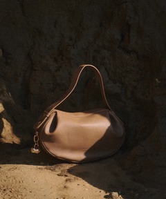 8/6まで【新品未使用】2way soft hand bag【No.1】 nunèla（ヌネラ） | 2way soft hand bag【No.1】 natural/black