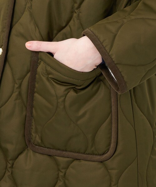 MACKINTOSH PHILOSOPHY（ﾏｯｷﾝﾄｯｼｭ ﾌｨﾛｿﾌｨｰ）の「【WEB&一部店舗限定】キルティングロングコート（ノーカラーコート・レディース・ダークネイビー/グリーン系その他7・38/36）」の7枚目の写真