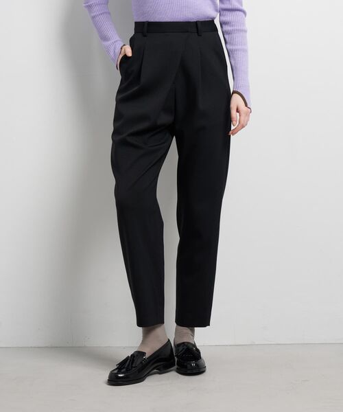 LANVIN en Bleu(ランバンオンブルー)の「フロントタックテーパードパンツ(その他パンツ・レディース・オフホワイト/ブラック・38/36)」の2枚目の写真