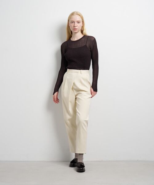 LANVIN en Bleu(ランバンオンブルー)の「フロントタックテーパードパンツ(その他パンツ・レディース・オフホワイト/ブラック・38/36)」の3枚目の写真