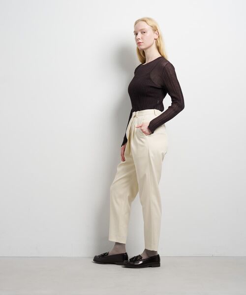 LANVIN en Bleu(ランバンオンブルー)の「フロントタックテーパードパンツ(その他パンツ・レディース・オフホワイト/ブラック・38/36)」の4枚目の写真
