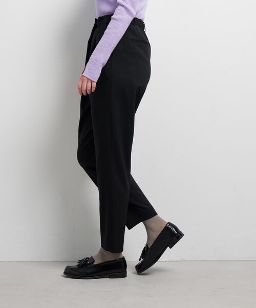 LANVIN en Bleu(ランバンオンブルー)の「フロントタックテーパードパンツ(その他パンツ・レディース・オフホワイト/ブラック・38/36)」の15枚目の写真