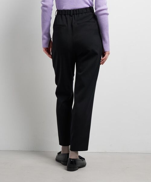 LANVIN en Bleu(ランバンオンブルー)の「フロントタックテーパードパンツ(その他パンツ・レディース・オフホワイト/ブラック・38/36)」の16枚目の写真