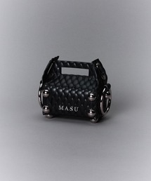 MASU（エムエーエスユー）の「LEATHER CAKE BAG PETIT（ショルダーバッグ・メンズ）」