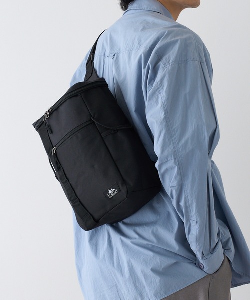 MAGASIN DE MODE TOOLS(マガジンデモードトゥールズ)の「【MAGASIN DE MODE TOOLS】ワンショルダースクエアボディバッグ 8285 MKS(バックパック/リュック・メンズ・ブラック/グリーン・FREE)」の2枚目の写真