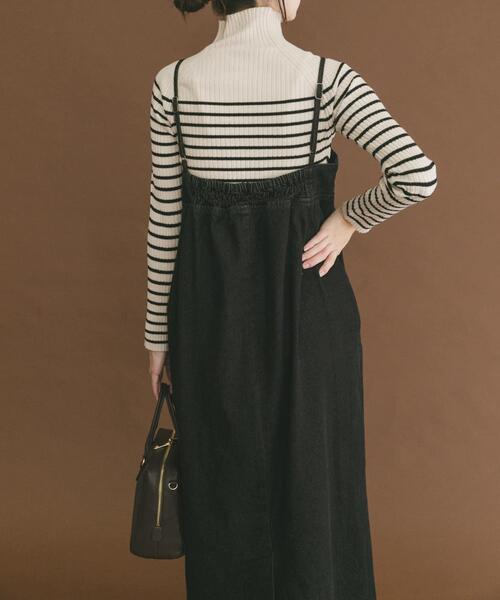 ITEMS URBANRESEARCH(アイテムズ アーバンリサーチ)の「デニムキャミワンピース(ワンピース・レディース・ブラック/インディゴブルー・FREE)」の4枚目の写真
