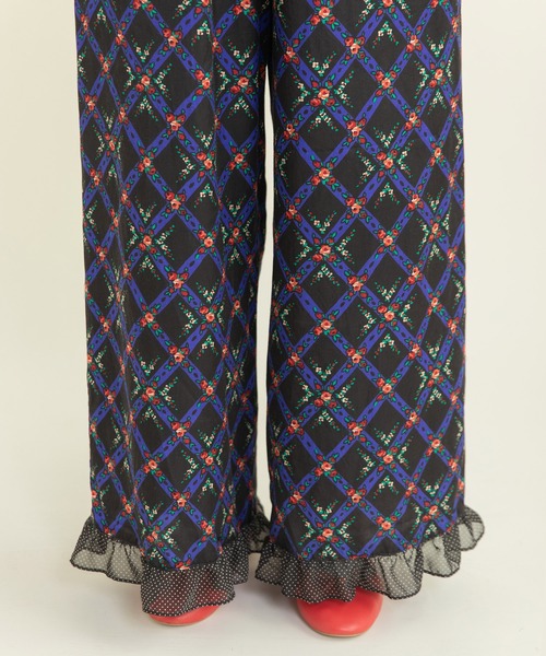 Dot＆Stripes CHILD WOMAN（ドットアンドストライプス　チャイルドウーマン）の「チェックフラワープリント 裾フリルパンツ（その他パンツ・レディース・ブラック/アイボリー・FREE）」の21枚目の写真