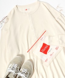 HANES（ヘインズ）の「Hanes（ヘインズ）ワッフルヘンリーネックロングスリーブTシャツ/パックT レディース（Tシャツ/カットソー・レディース）」
