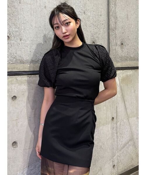 MURUA(ムルーア)の「テレコドッキングジャガードトップス(Tシャツ/カットソー・レディース・ブラック/ホワイト/ブラウン・FREE)」の4枚目の写真