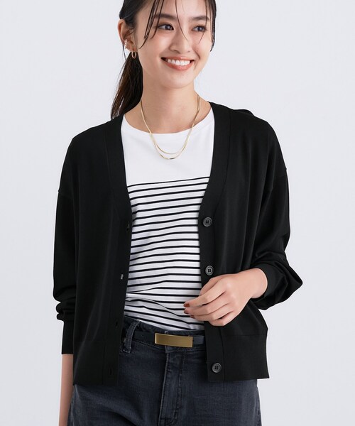 INDIVI(インディヴィ)の「Vネック ストレッチカーディガン(カーディガン/ボレロ・レディース・ナチュラル/ブラック/ライトブルー/スモーキーグリーン系・13/15 /38/05)」の2枚目の写真