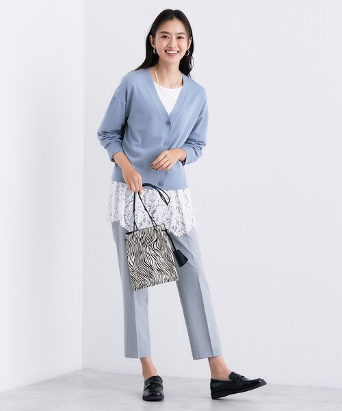 INDIVI(インディヴィ)の「Vネック ストレッチカーディガン(カーディガン/ボレロ・レディース・ナチュラル/ブラック/ライトブルー/スモーキーグリーン系・13/15 /38/05)」の12枚目の写真
