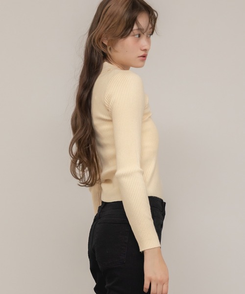 HEILIS(ヘイリス)の「ダブルジップリブニットトップス / ベージュ ブラック グレー ニット トップス 長袖 リブ 秋服 冬服 ダブルジップ ノームコア コンパクト クロップド 韓国 カーディガン(ニット/セーター・レディース・ブラック/グレー/ベージュ・FREE)」の6枚目の写真