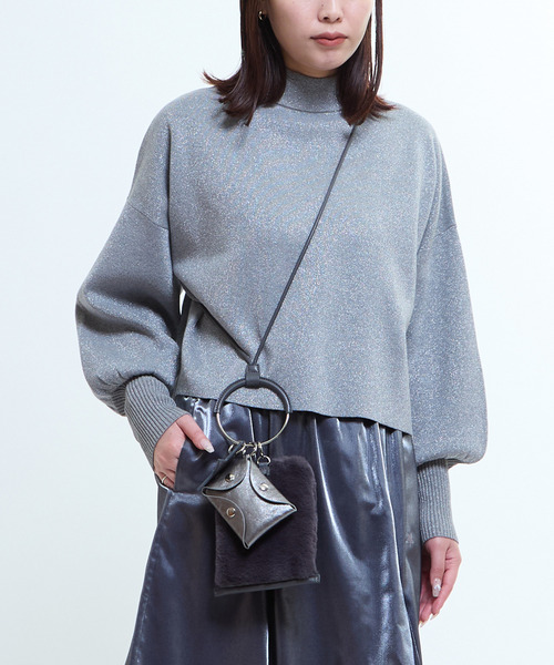 CONVERSE TOKYO(コンバーストウキョウ)の「ECO-FUR MULTI RING SHOULDER BAG(ショルダーバッグ・レディース・チャコールグレー/ベージュ・FREE)」の3枚目の写真