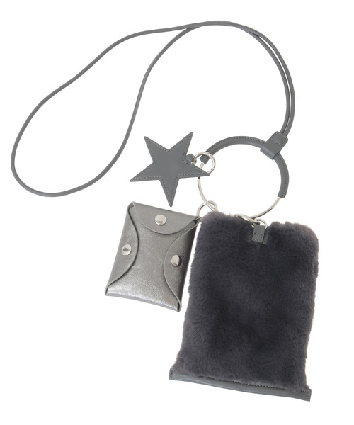 CONVERSE TOKYO(コンバーストウキョウ)の「ECO-FUR MULTI RING SHOULDER BAG(ショルダーバッグ・レディース・チャコールグレー/ベージュ・FREE)」の9枚目の写真