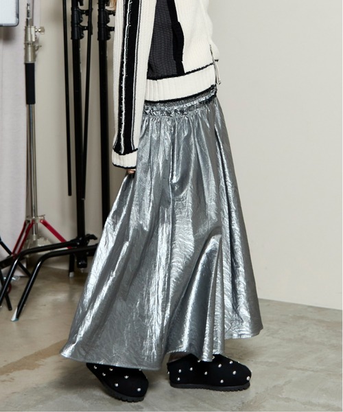 MAISON SPECIAL(メゾンスペシャル)の「Metallic Flare Skirt / メタリックフレアスカート(スカート・レディース・ブラック/シルバー/ブラウン・38/36)」の7枚目の写真